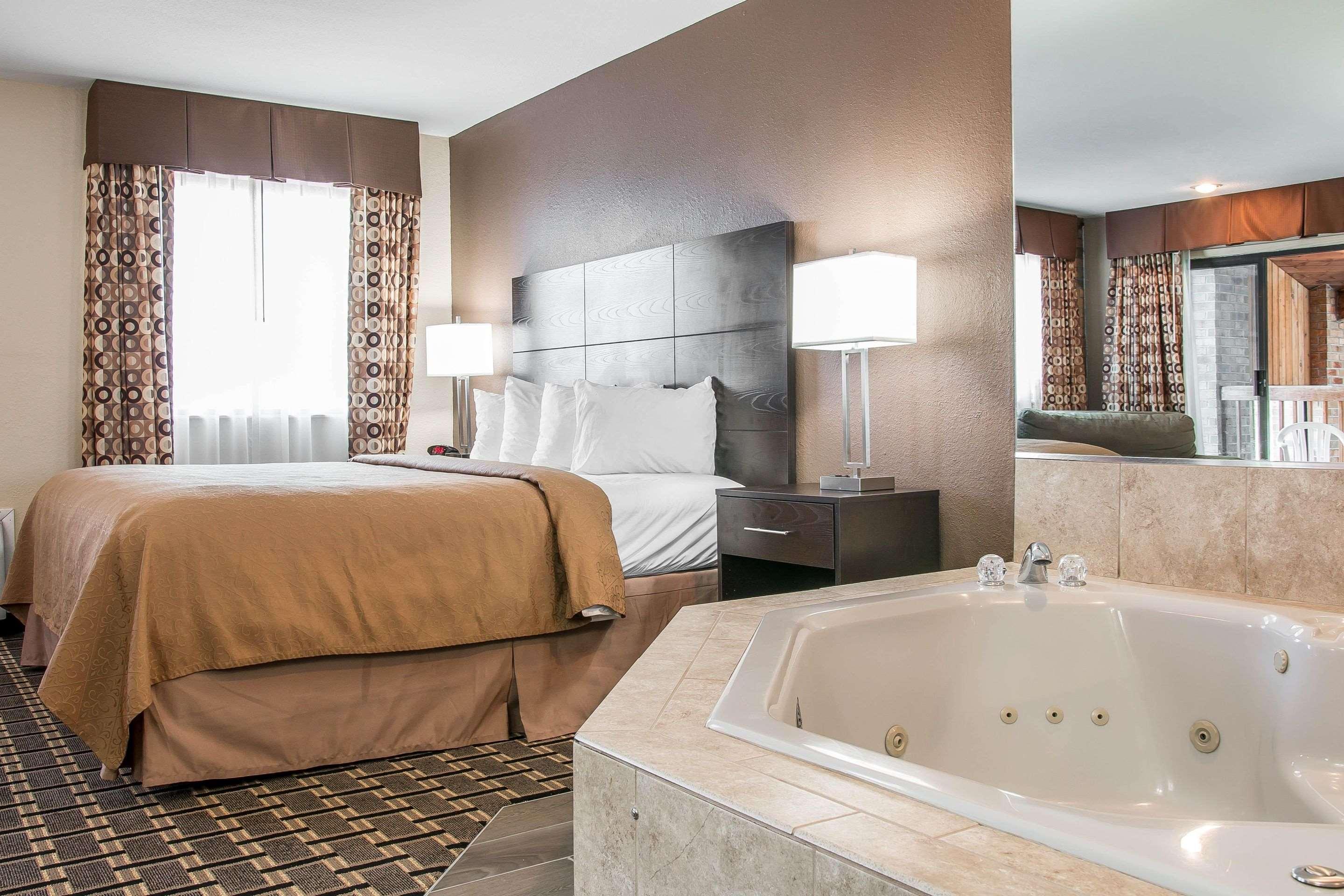 Quality Inn Grand Rapids South-Byron Center Cutlerville Екстер'єр фото