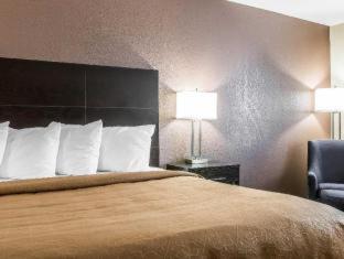 Quality Inn Grand Rapids South-Byron Center Cutlerville Номер фото
